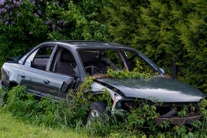 Vilnius atsikrato bešeimininkiais automobiliais – balandį surinks išmėtytus gatvėse