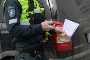 Šventinio savaitgalio patikrų rezultatai: nustebinęs prasmukti bandančiųjų atvirumas ir kiti policijos „radiniai“