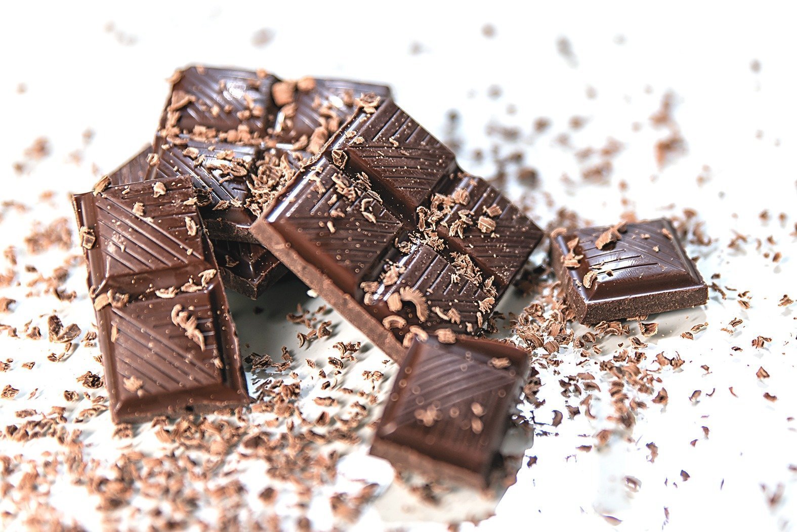 Šokoladas – vienas dažniausiai naudojamų ingredientų įvairiems konditeriniams gaminiams, pagamintas iš fermentuotų skrudintų maltų kakavos pupelių.„123rf.com“ nuotr.
