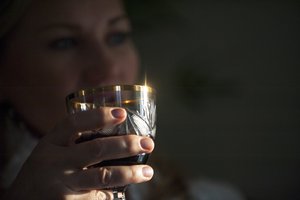 R. Čiužas: „Madingas įprotis vakaroti su taure gali nuvesti į priklausomybes“