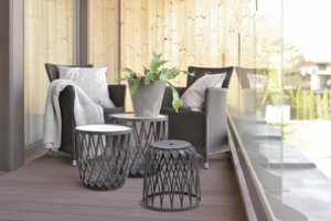 Yra keli būdai, kaip šylant orams darbo vietą nesudėtingai perkelti į terasą