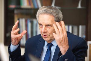 Nuo COVID-19 pasiskiepijusi legenda V. Garastas patarė nepaisyti „antivakserių“: „Prisiklausius blogų kalbų, pradedama baimintis“