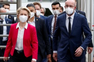 Ursula von der Leyen Turkijoje liko pažeminta: EK pirmininkė vietos atsisėsti šalia prezidento negavo