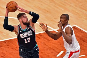 „Grizzlies“ į pergalę tempęs J. Valančiūnas pagerino klubo rekordą