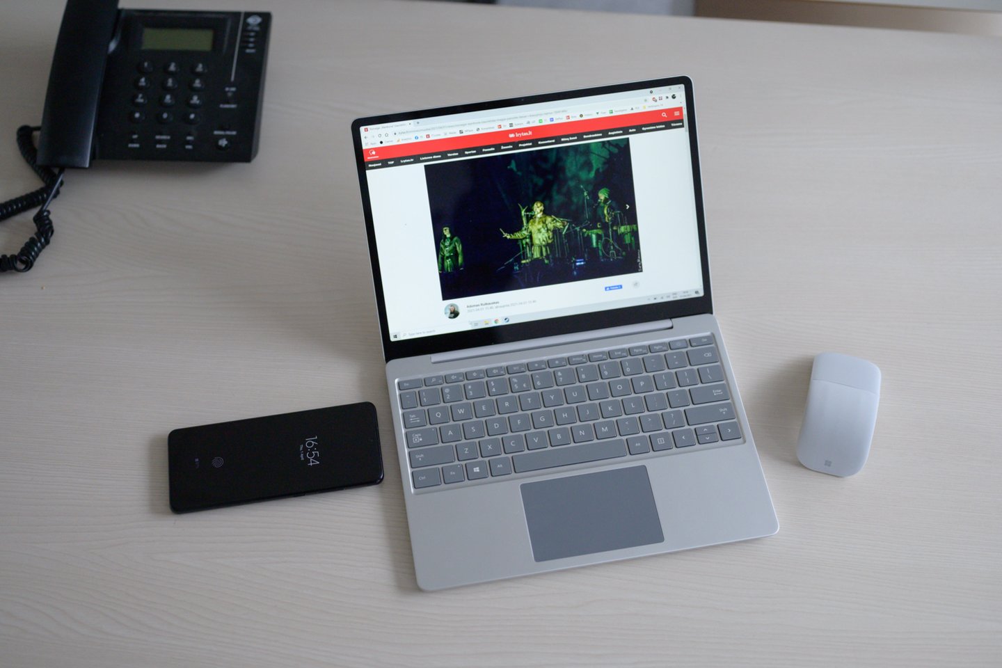  „Microsoft Surface Laptop Go“ – mažų gabaritų nešiojamasis kompiuteris su jutikliniu ekranu ir pakankamai stipriomis techninėmis charakteristikomis.<br> V. Skaraičio nuotr.