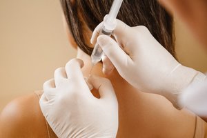 Įmanoma gyventi be skausmo: atskleidė receptą nuo nugaros, sprando ir kitų skausmų