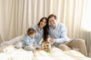 Gimus sūnui šeima sugalvojo verslo idėją: padeda kitoms šeimoms neapsikrauti vaikų žaislais