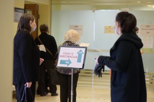 Kaunas pradėjo skiepyti dideles įmones, Vilniuje ir Klaipėdoje tai žadama daryti vėliau