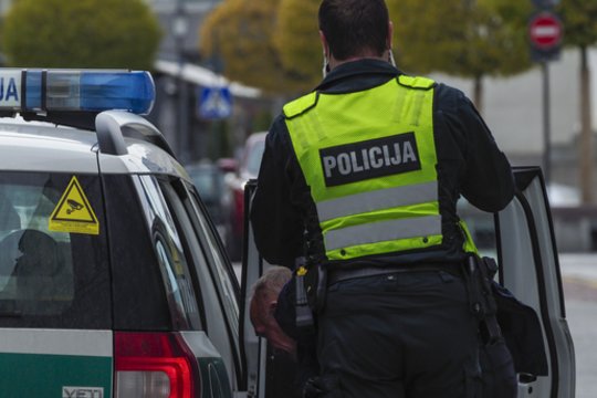 Kaune policija sulaukė pranešimo dėl kieme rastų avių galvų