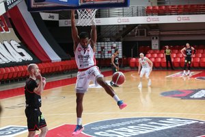 Dramatiškai į rungtynes sugrįžusi „Juventus“ palaužė „Pieno žvaigždes“