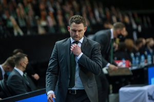 Prieš „Ryto“ bokštą galvą nulenkęs M. Schilleris pirštu dūrė į didžiausią „Žalgirio“ problemą