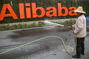 Rekordinė bauda įtakos nedaro: „Alibaba“ akcijos net pabrango