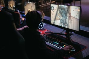 Startuojanti nauja esporto turnyrų serija – galimybė sublizgėti moksleiviams