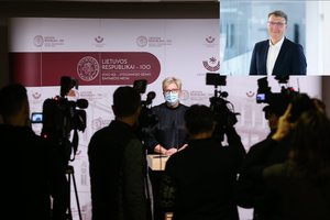 Vytautas Bruveris. Ministrų nesimato – tik portfeliai