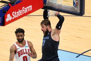 J. Valančiūnas – nesustabdomas: dar vienas dvigubas dviženklis nukalė pergalę prieš A. Karnišovo komandą