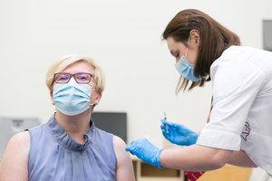 I. Šimonytė – apie planą atidėti „Pfizer“ antrosios dozės revakcinavimą ir neigiamo testo prilyginimą Imuniteto pasui