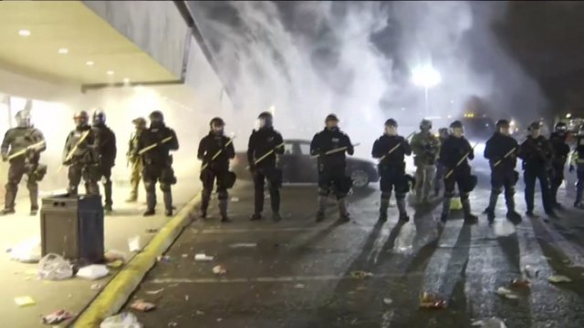 Mineapolyje policininkei nušovus juodaodį įvesta komendanto valanda