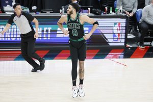 NBA naktis: J. Tatumo šou Portlande ir 21-erių L. Dorto karjeros rungtynės prieš sezono lyderius