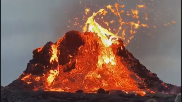 Gyvenime dar nieko panašaus nėra matęs: skaitytojas dalinasi kvapą gniaužiančiais ugnikalnio išsiveržimo vaizdais
