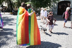 Komisija pateikė naują žodžio „pederastas“ reikšmės išaiškinimą 