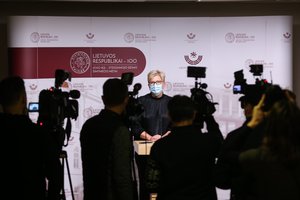 I. Šimonytės žinia: kada duris galės atverti parduotuvės, sporto klubai, lauko kavinės, vykti renginiai