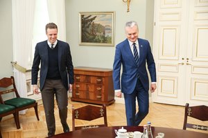 Arvydas Lekavičius. Kas eilėje lėkti strimgalviais į Kijevą?