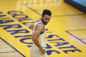 NBA naktis: nesulaikomas S. Curry ir Rytų konferencijos lyderių šou