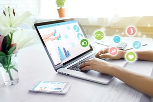 Internetu apsiperka 8 iš 10 lietuvių, per mėnesį išleidžia 100 eurų