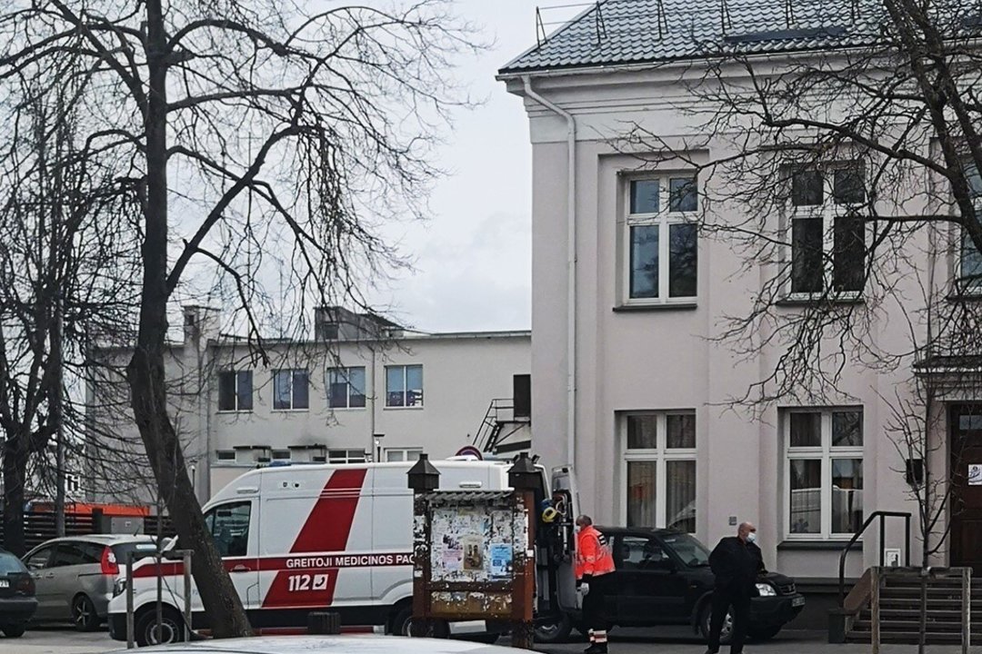 Medikų rankose atsidūrė paskiepytas pusamžis pakruojiškis