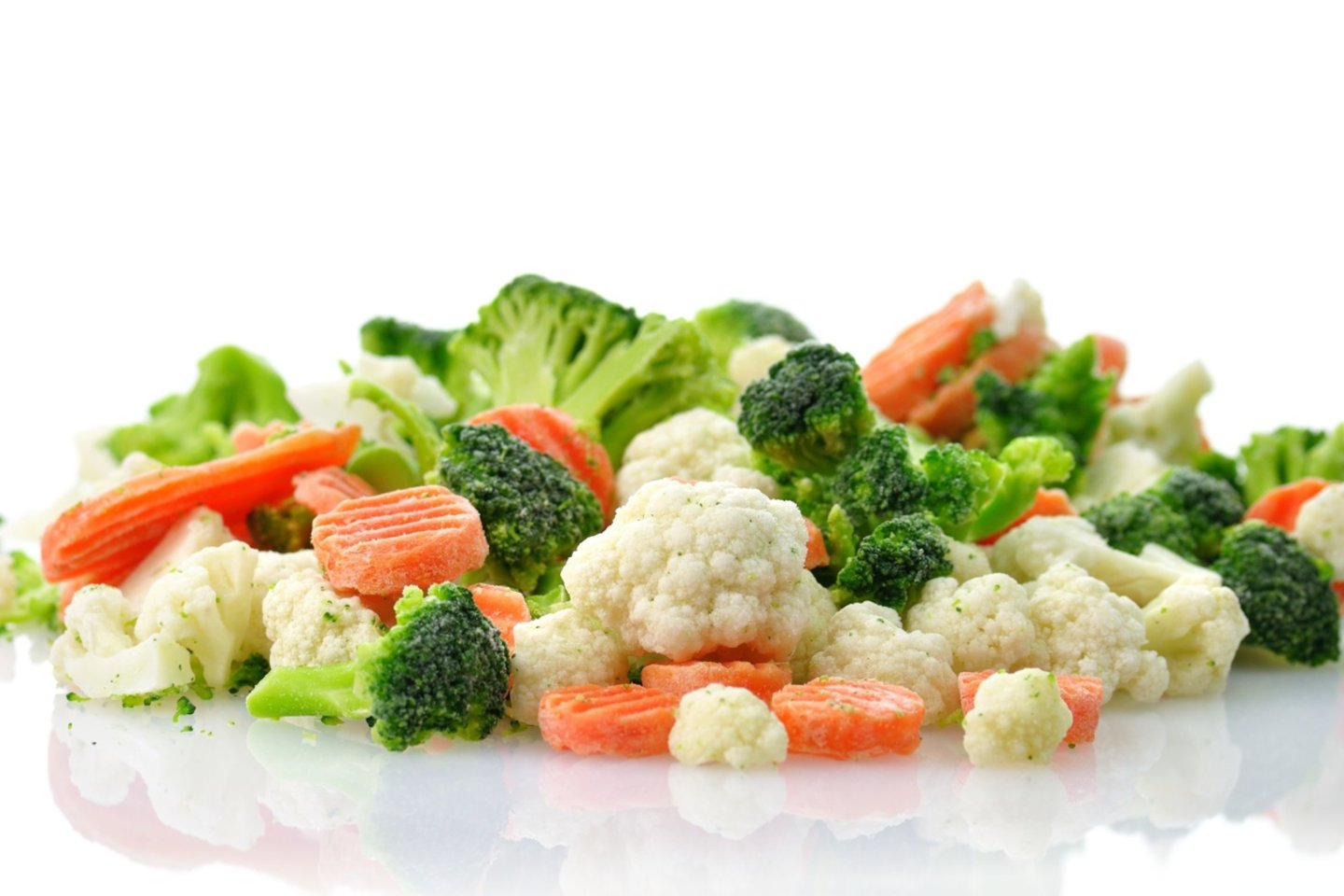 Vaisiai ir daržovės ne tik aprūpina organizmą vitaminais ir mineralais, bet ir yra geriausias įmanomas skaidulų šaltinis.<br>123rf nuotr.