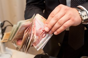 Patvirtino subsidijų labiausiai nuo pandemijos nukentėjusioms įmonėms skyrimo tvarką