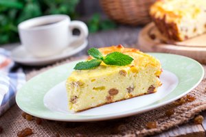 Varškės apkepas su bananais – lengvas ir švelnus