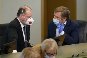 R. Karbauskis apie trintį su S. Skverneliu: jis mėgsta šnekėti apie visus ir savo kolegas