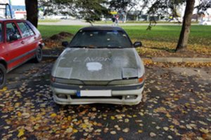 Tikina, kad nauja tvarka neišguis apleistų automobilių iš kiemų: siūlo efektyvesnę priemonę