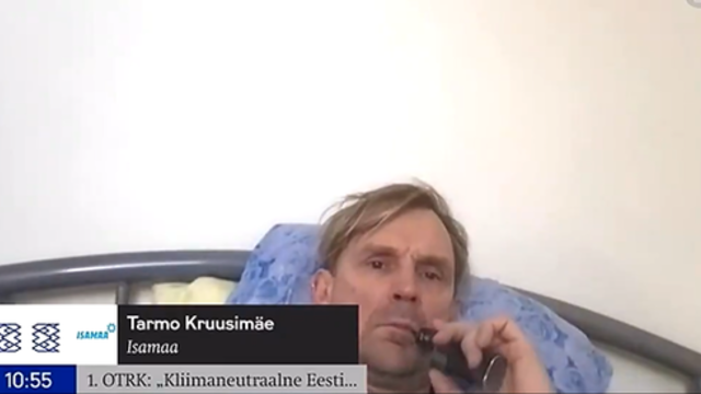 Nuotolinis Estijos parlamento posėdis neapsiėjo be kuriozu: narys garino ir klausėsi muzikos