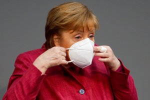 A. Merkel paskiepyta „AstraZeneca“ vakcina nuo koronaviruso