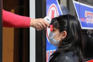 Ukrainoje – apie 15 tūkst. naujų COVID-19 atvejų, 440 užsikrėtusiųjų mirė