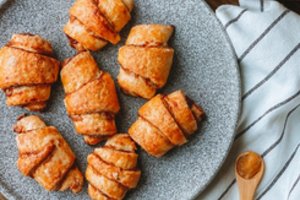 Amžina klasika ir tikra vaikystės nostalgija – sviestinės varškės skarelės