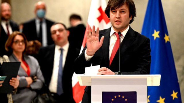 Sakartvele baigiamas opozicijos boikotas: su valdančiaisiais pasirašė ES paktą krizei užbaigti