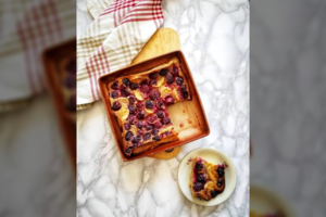 Orkaitėje keptas bananų ir vyšnių desertas: klasika tapęs skanėstas iš paprastų ingredientų