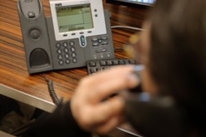 Iš 90 metų honkongietės telefoniniai sukčiai išviliojo 26,7 mln. eurų