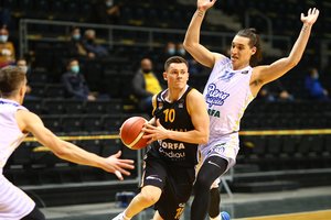 Stebėdamas fantastinį islando E. Fridrikssono šėlsmą ir pergalę, „Šiaulių“ treneris A. Sireika išrėžė: „Norėčiau tokio sūnaus“