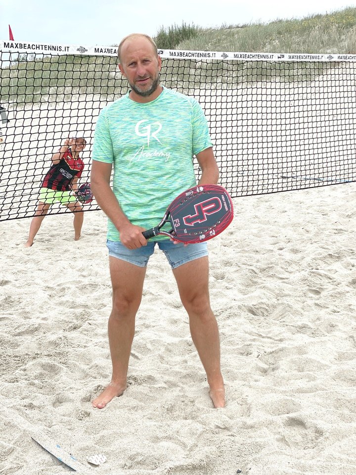 Buvęs vandensvydininkas G.Pauža rengia paplūdimio teniso turnyrus.<br>Nuotr. iš asmeninio albumo