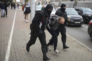 Baltarusijoje keturi asmenys apkaltinti sąmokslu užgrobti valdžią