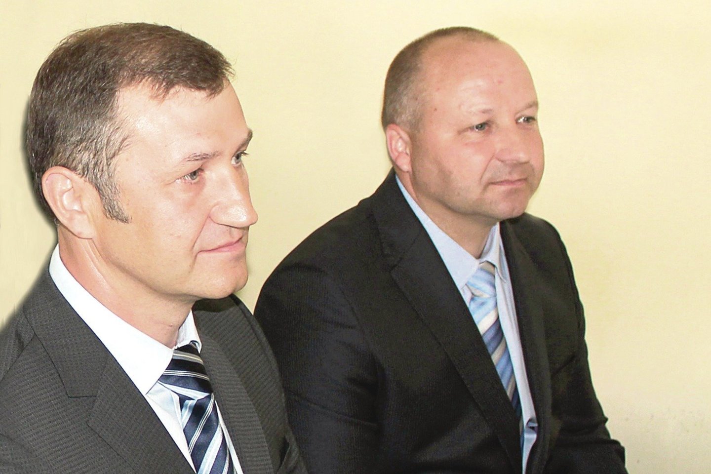 Verslininkai Artūras (kairėje) ir Antanas Urbučiai išklausė antrą apkaltinamąjį nuosprendį.<br>G.Pilaičio nuotr.