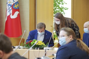 Politologai įvertino staigius valstiečių manevrus: tai – ne R. Karbauskio užgaidos, o didesnė strategijos dalis