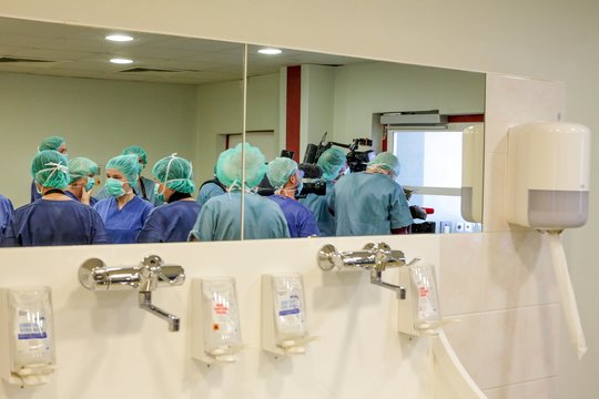 Tragiškai galėjusi pasibaigti jaunos kaunietės istorija: kritinėje situacijoje pagalbos prašymo medikai neišgirdo