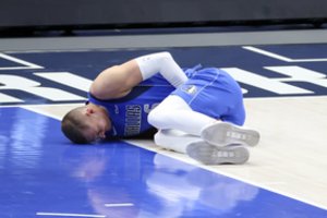 NBA naktis: dar viena K. Porzingio trauma ir A. Daviso sugrįžimas