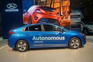 Dirbtinio intelekto rasizmas? Autonominiai automobiliai gali nesaugoti juodaodžių