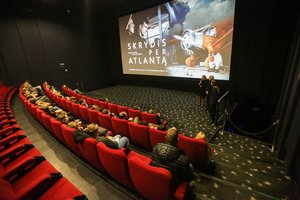 Atnaujinti veiklą skuba ne visi kino teatrai